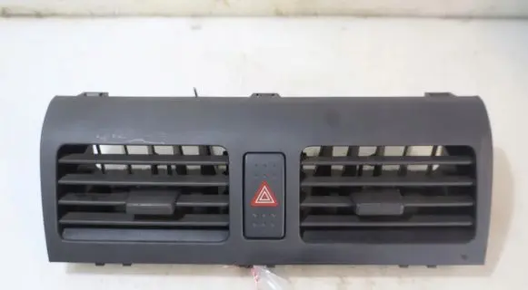Suzuki Swift I Dashboard air vent grill cover trim 