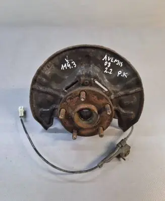 Toyota Avensis T250 Front wheel hub