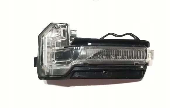 Audi Q3 F3 Mirror indicator light 