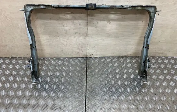 Toyota Avensis T270 Radiator support slam panel