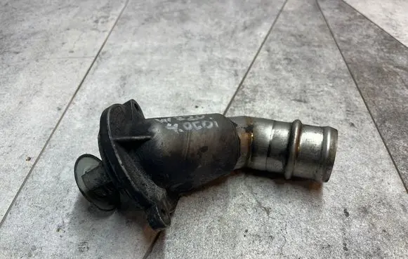 Mercedes-Benz S W220 Thermostat housing A6282030175