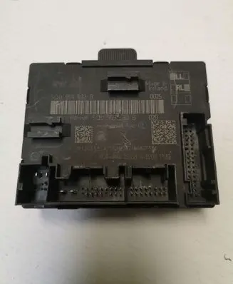 Volkswagen Golf VII Door control unit/module