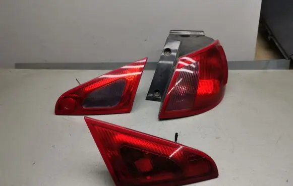 Mitsubishi Colt Rear/tail lights set MN105623 MN105626 MR957366