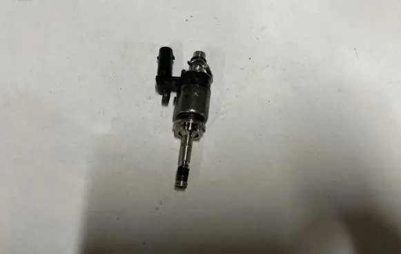 Seat Leon (5F) Fuel injector 04E906036AD