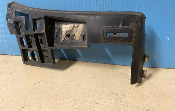 Citroen C4 I Picasso Front bumper mounting bracket 9654195980