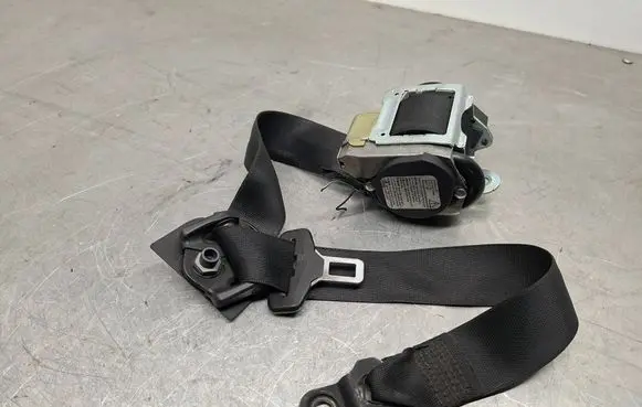 Mercedes-Benz E W211 Front seatbelt 2118608085