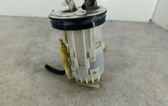 Nissan X-Trail T30 In-tank fuel pump 
