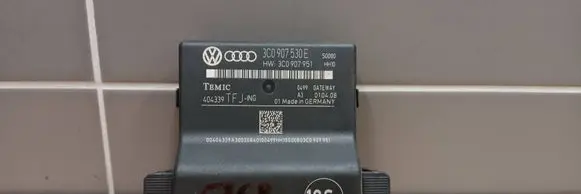 Volkswagen PASSAT B6 Gateway control module 3C0907530E 404339 3C0907951