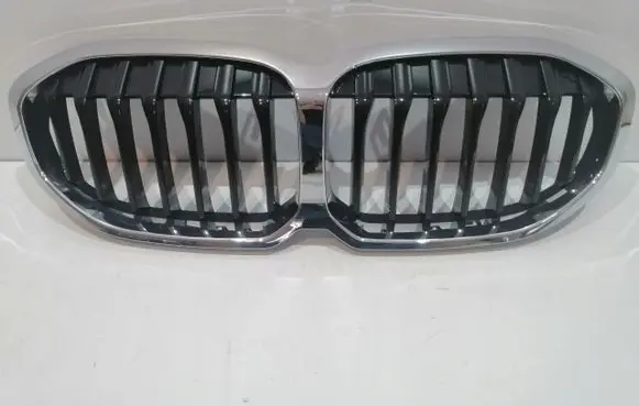 BMW 1 F40 Front grill 7450957