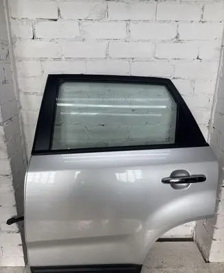 KIA Sorento Rear door