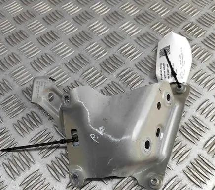 Fender mounting bracket