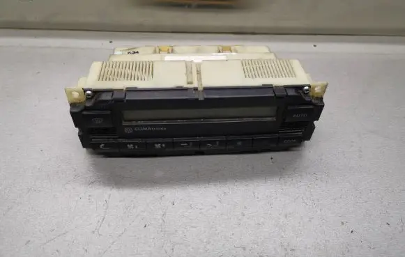 Volkswagen Golf IV Climate control unit