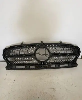Mercedes-Benz GLA H247 Front grill