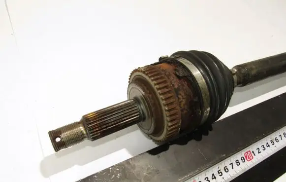 KIA Carens II Front driveshaft