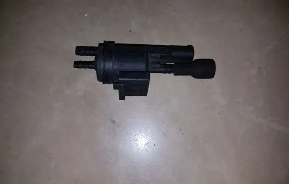 Mercedes-Benz ML W163 Turbo solenoid valve 0025401497
