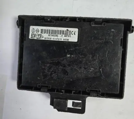 Renault Clio III Comfort/convenience module 8200652286 00871966 28118126