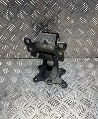Nissan Navara D23 Engine mount bracket