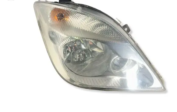 Mercedes-Benz Sprinter W906 Headlight/headlamp A9068200261
