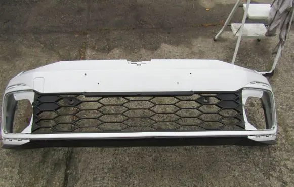 Volkswagen Golf VIII Front bumper 5H0807221G