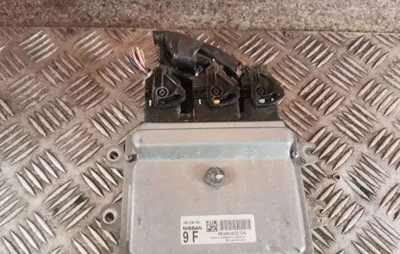 Nissan Qashqai Engine control unit/module MEC940-160