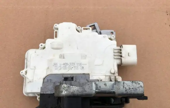 Audi A7 S7 4G Rear door lock 4G0839016