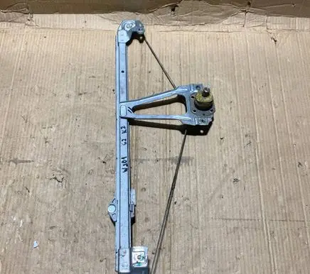 Mercedes-Benz 190 W201 Rear door manual window regulator 
