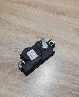 Hyundai Elantra Central locking motor 9573031910
