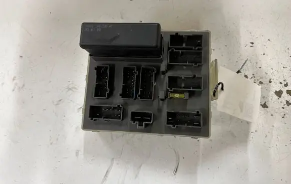 Ford Focus Fuse module 98AG14K150AF