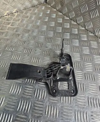 Audi A4 S4 B8 8K Engine bonnet/hood lock/latch loop/hook 8T0823480