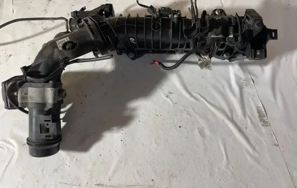 BMW 3 F30 F35 F31 Intake manifold 780799106 8506406