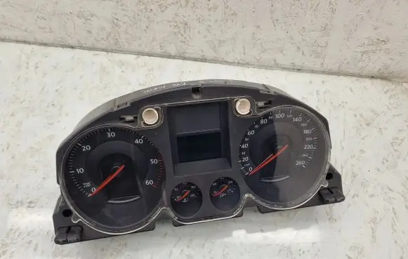 Volkswagen PASSAT B6 Speedometer (instrument cluster) A2C53194181