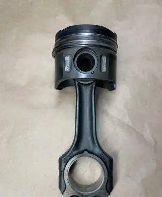 Mercedes-Benz E W210 Piston with connecting rod A6110300517 A6110301417 A6110300320