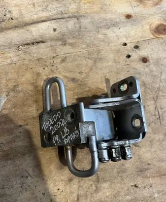 Seat Toledo II (1M) Front door upper hinge 4B0831412B