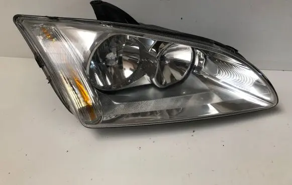 Ford Focus Headlight/headlamp 03740