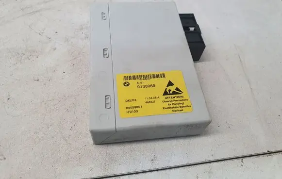 BMW 5 E60 E61 Central console control unit 9138969