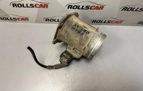 Audi A4 S4 B5 8D Mass air flow meter 037906461B