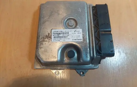 Fiat Panda III Engine control unit/module ECU 51961645 8GSW.H4 HW611