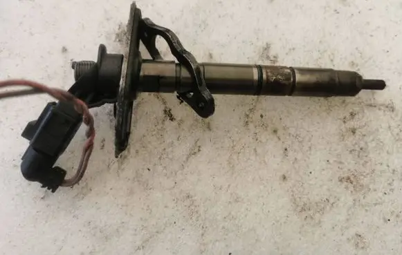 Volkswagen Phaeton Fuel injector 059130277AH