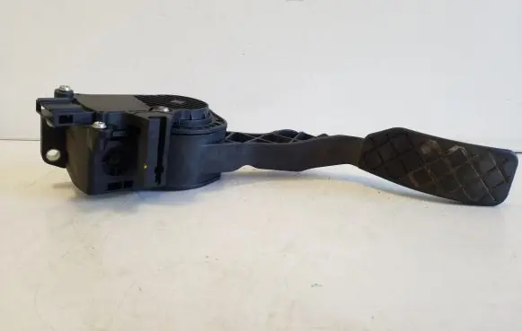 Volkswagen Polo V 6R Accelerator throttle pedal 0280755067