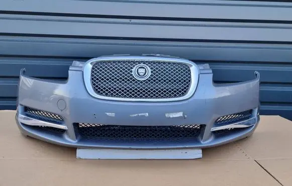 Jaguar XF X250 Front bumper 8X23-17C831