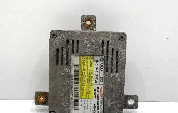 Volkswagen PASSAT B7 Voltage converter/converter module 8K0941597B