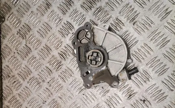 Volkswagen Golf VI Vacuum pump 03l145100b