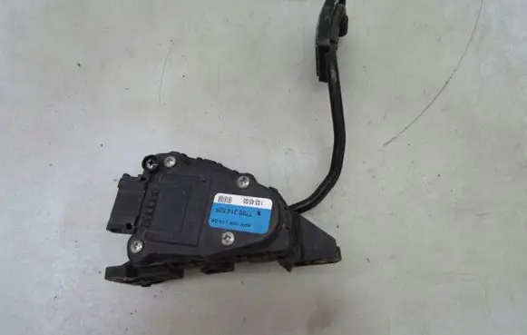 Opel Movano A Accelerator throttle pedal 7700314526