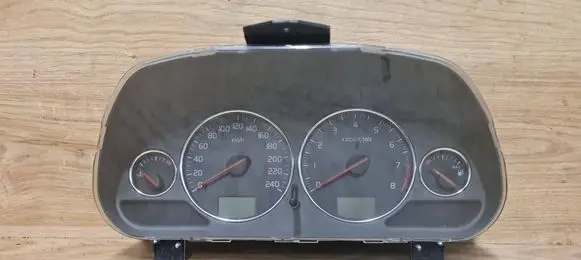 Speedometer (instrument cluster)
