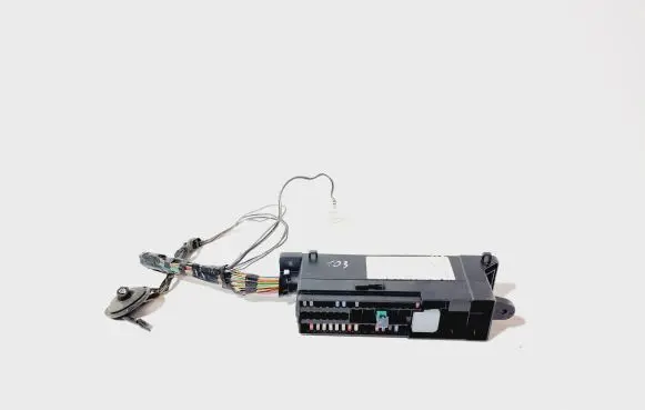 Ford Focus Fuse module AV6T14K131AB AV6T14K131