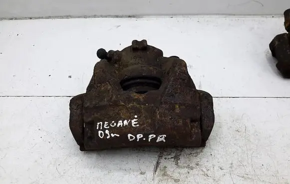 Renault Megane III Front brake caliper
