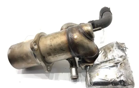 Audi A4 S4 B9 8W EGR valve 04L131512A