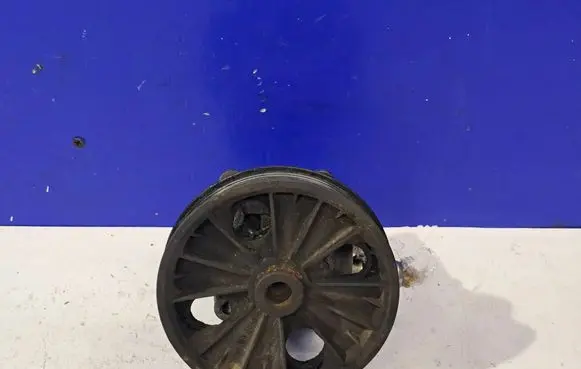 Volvo XC90 Power steering pump 8683966 8251737