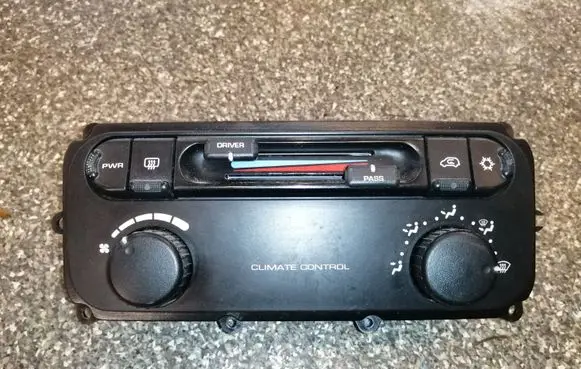Chrysler Voyager Climate control unit 05005002AF