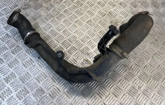Volkswagen Touran II Intercooler hose/pipe 1K0145770AE